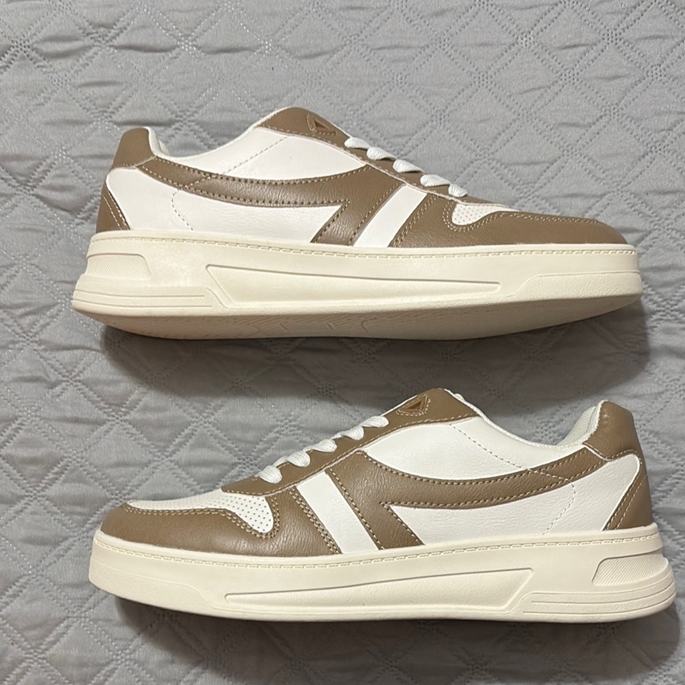 NIB Women’s Size 10 Fabletics sneakers.  Bright White and Waffle Cone color.